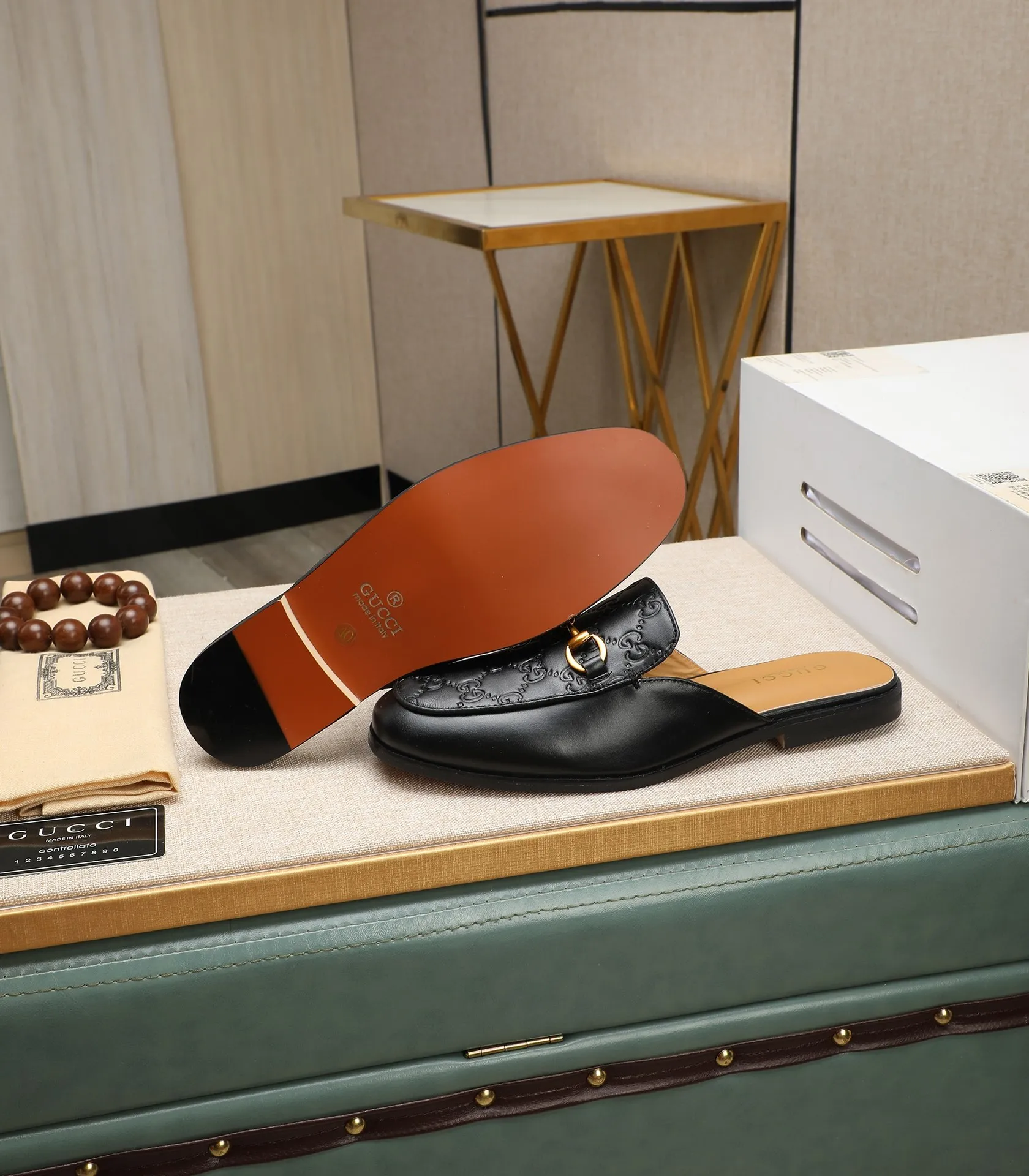 Men's clothing and shoes 💰380 (Gucci) The latest 🎁🎁 casual and fashionable men's shoes 👟 from the official website, hot style 💥 style is simple and elegant, exclusive for trendy men. Unique official website latest brand double G elements 👑 original Gucci decoration, fashionable and generous, original material original calfskin, ✅ fully imported first-layer pigskin lining, official website designated wear-resistant, lightweight original rubber casual outsole, counter classic model taken in kind, 38-44 black and white optional